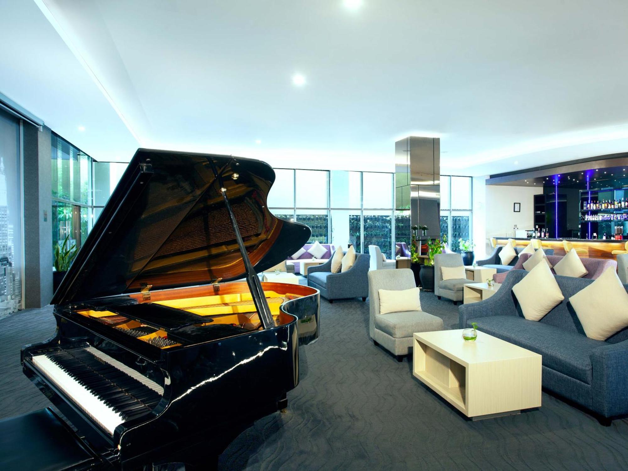 Platinum Hotel & Convention Hall Balikpapan Екстериор снимка