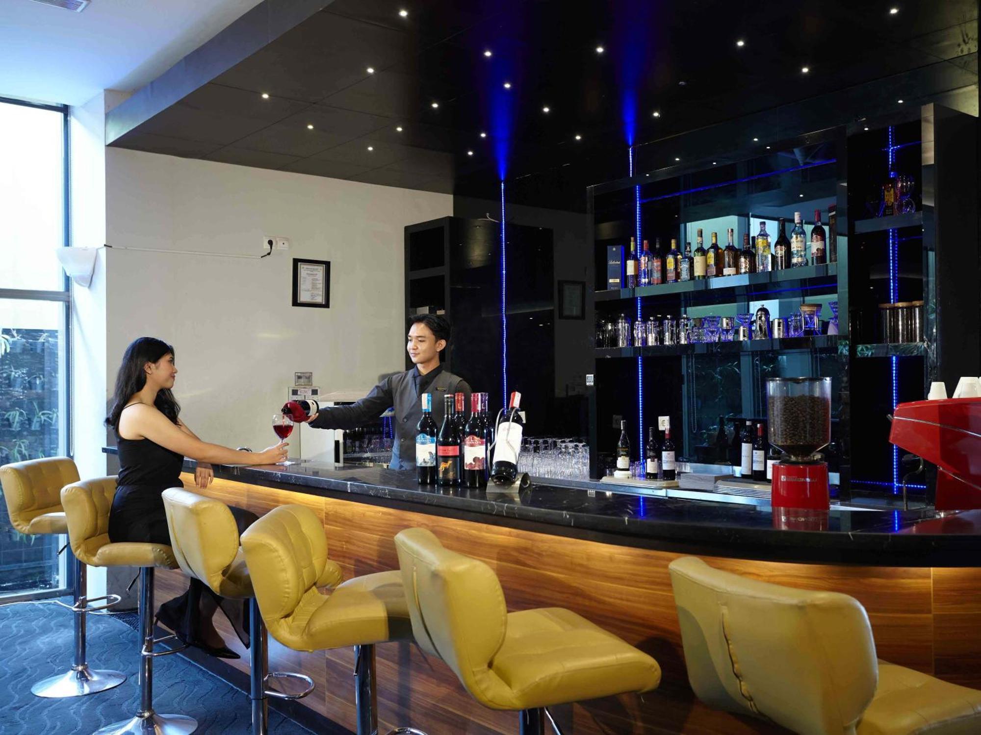 Platinum Hotel & Convention Hall Balikpapan Екстериор снимка