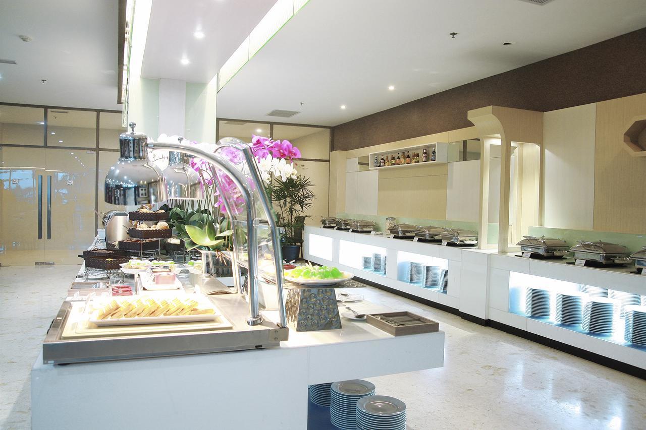 Platinum Hotel & Convention Hall Balikpapan Екстериор снимка