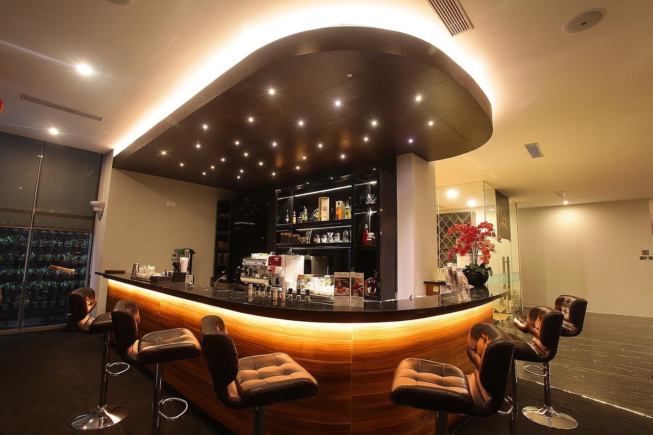 Platinum Hotel & Convention Hall Balikpapan Екстериор снимка
