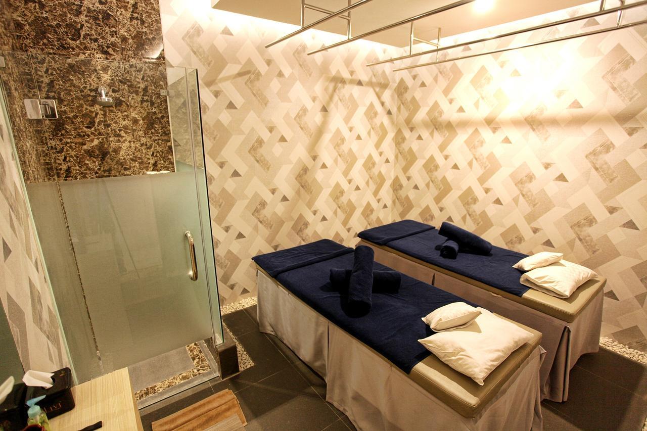 Platinum Hotel & Convention Hall Balikpapan Екстериор снимка